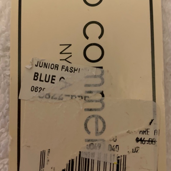 New- No Comment NY•LA - Junior Fashion Circle Opening In Front Crop Top - Size M - Picture 6 of 6